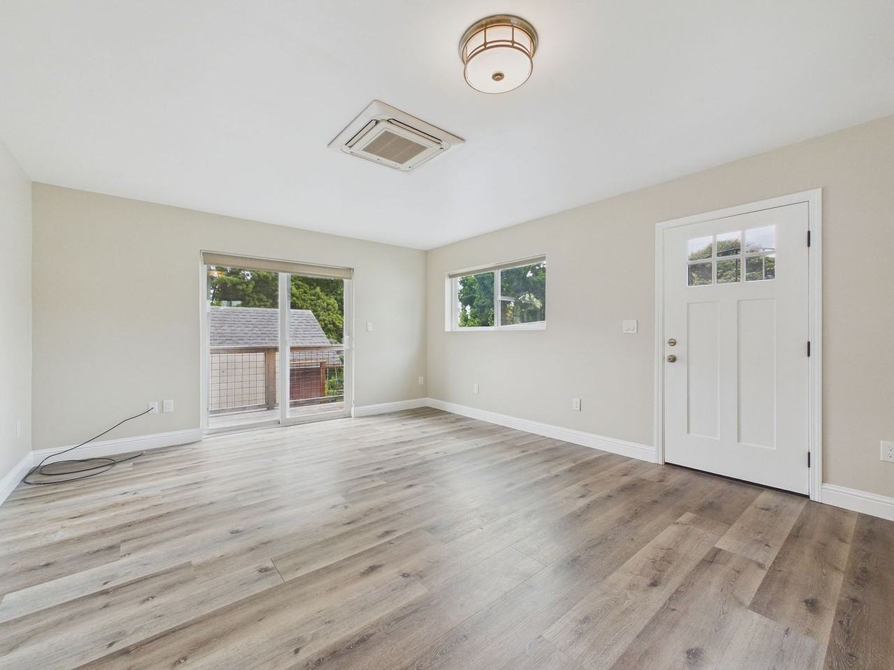 2928 Coolidge Ave - Photo 7 of 18