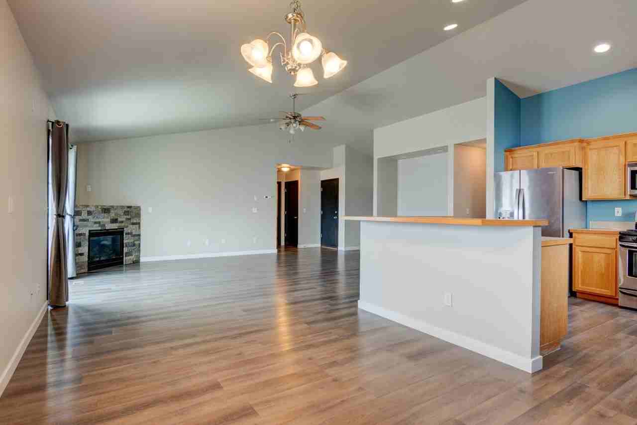 1669 Nw Camellia Loop - Photo 5 of 29