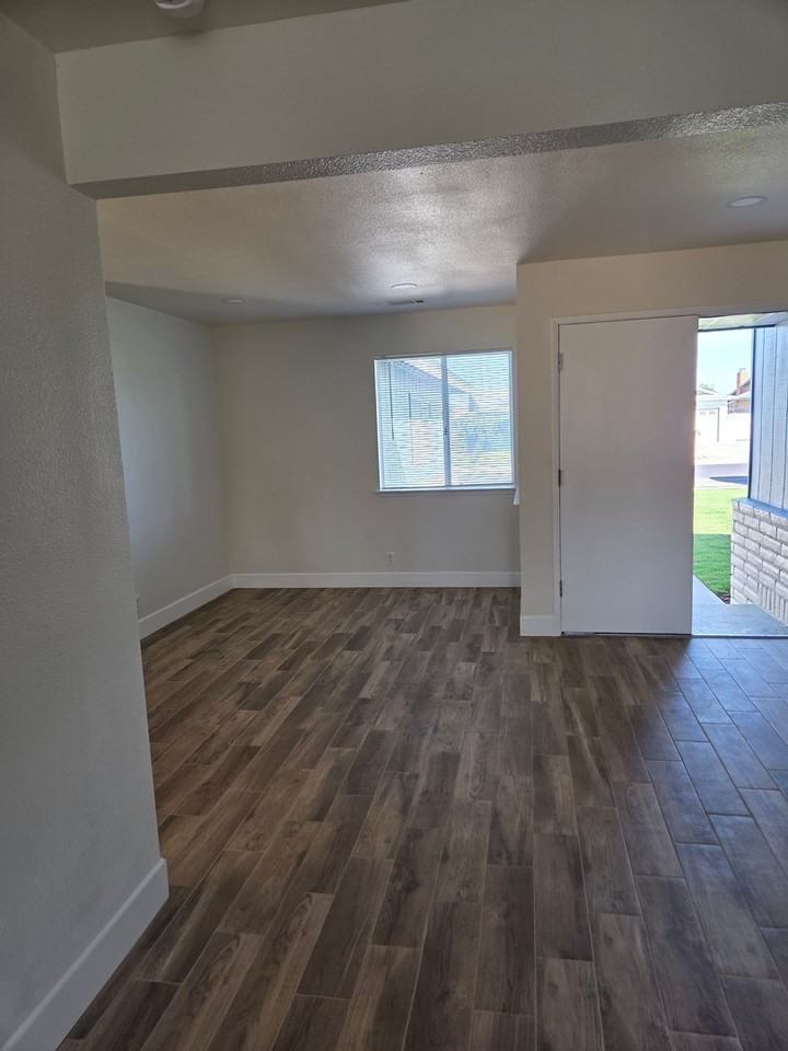 37 S Olive St - Photo 5 of 19