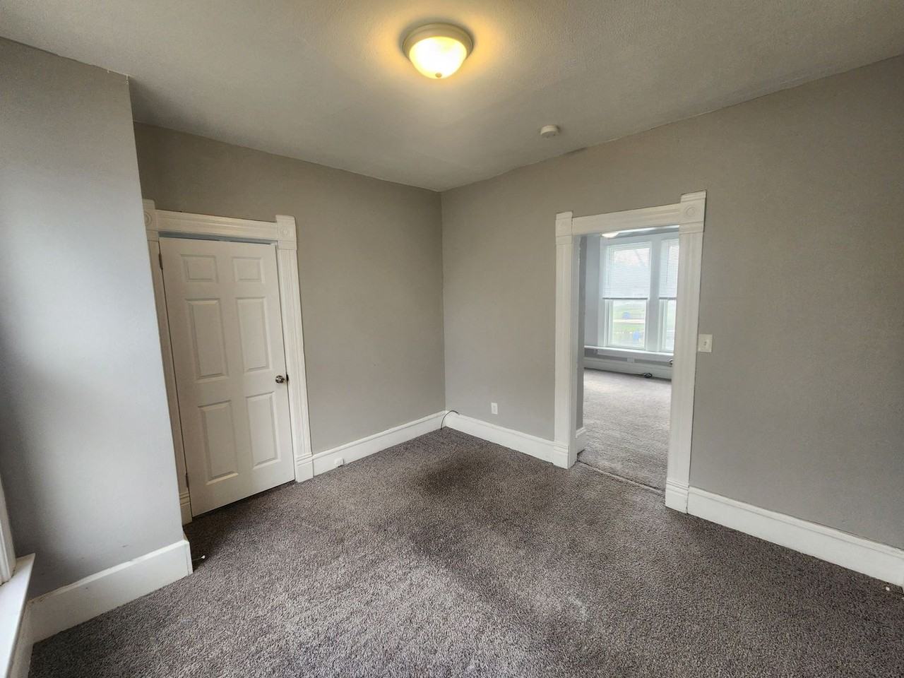 1323 N Gaines St - Photo 7 of 21