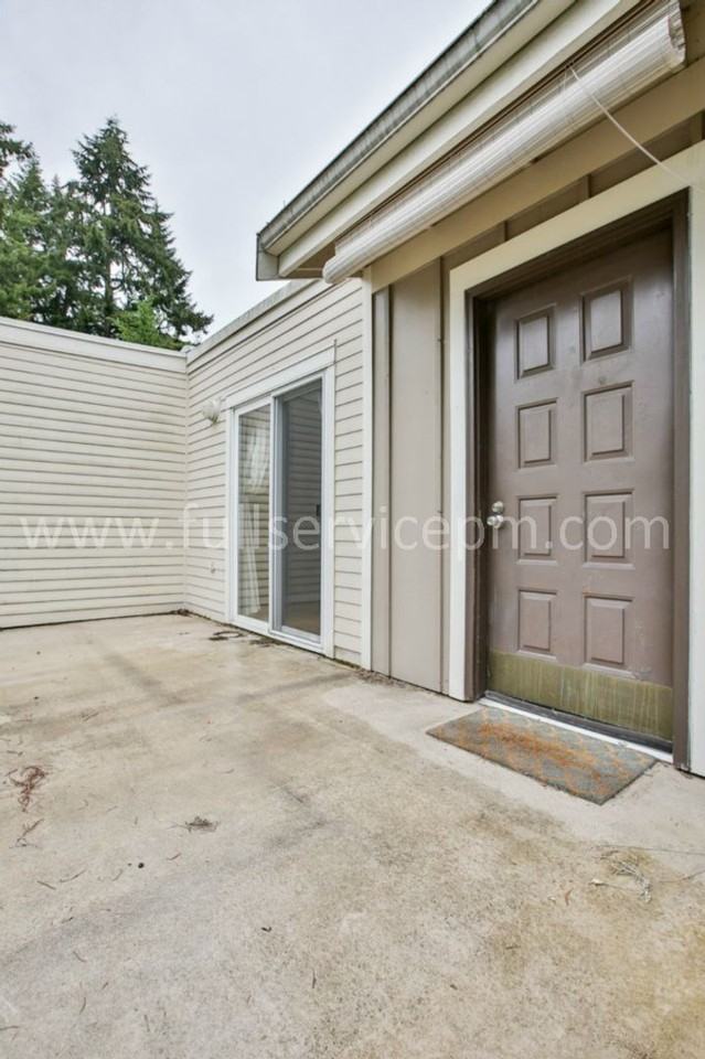 12028 Slater Ave Ne #B7 - Photo 4 of 24