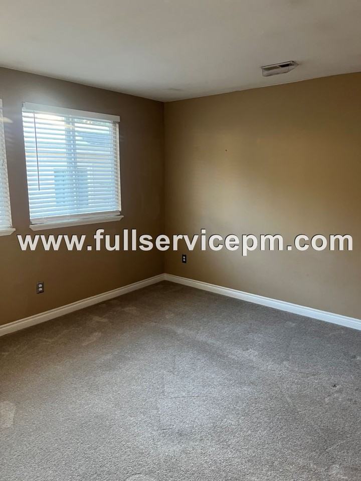 12028 Slater Ave Ne #B7 - Photo 7 of 24