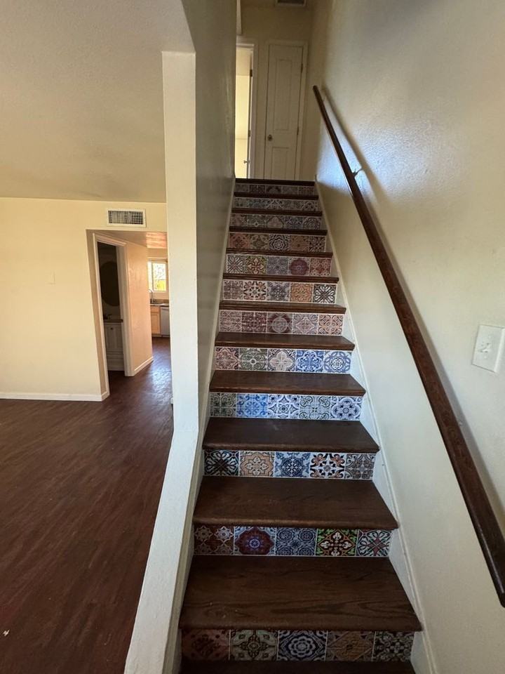 2809 N Mountain Ave - Photo 4 of 9