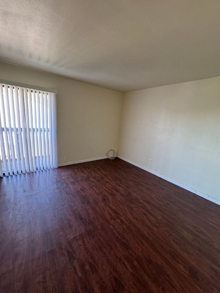 2809 N Mountain Ave - Photo 5 of 9