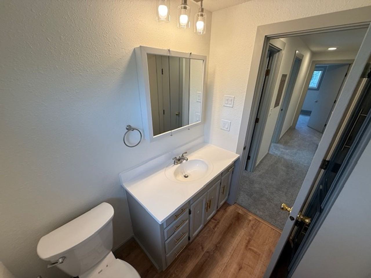 720 Nw Walnut Blvd - Photo 2 of 17