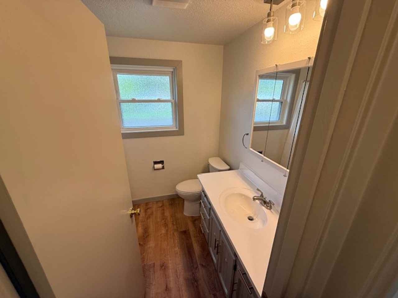 720 Nw Walnut Blvd - Photo 4 of 17