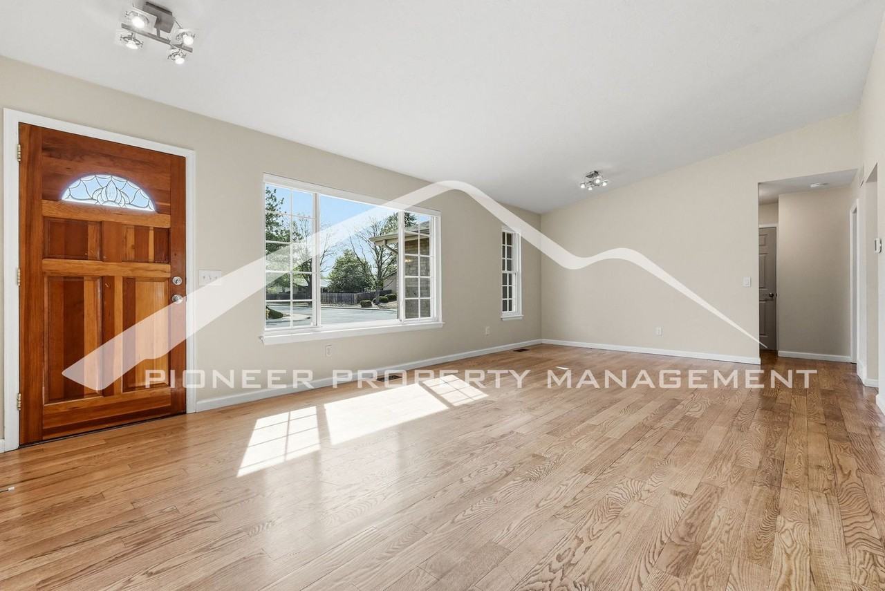 1399 S Paris Ct - Photo 3 of 29