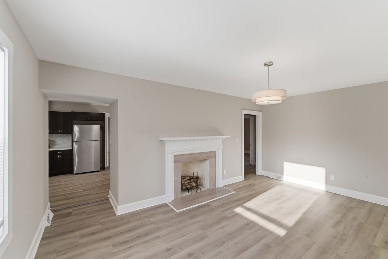 2405 Greenland Ave - Photo 2 of 25