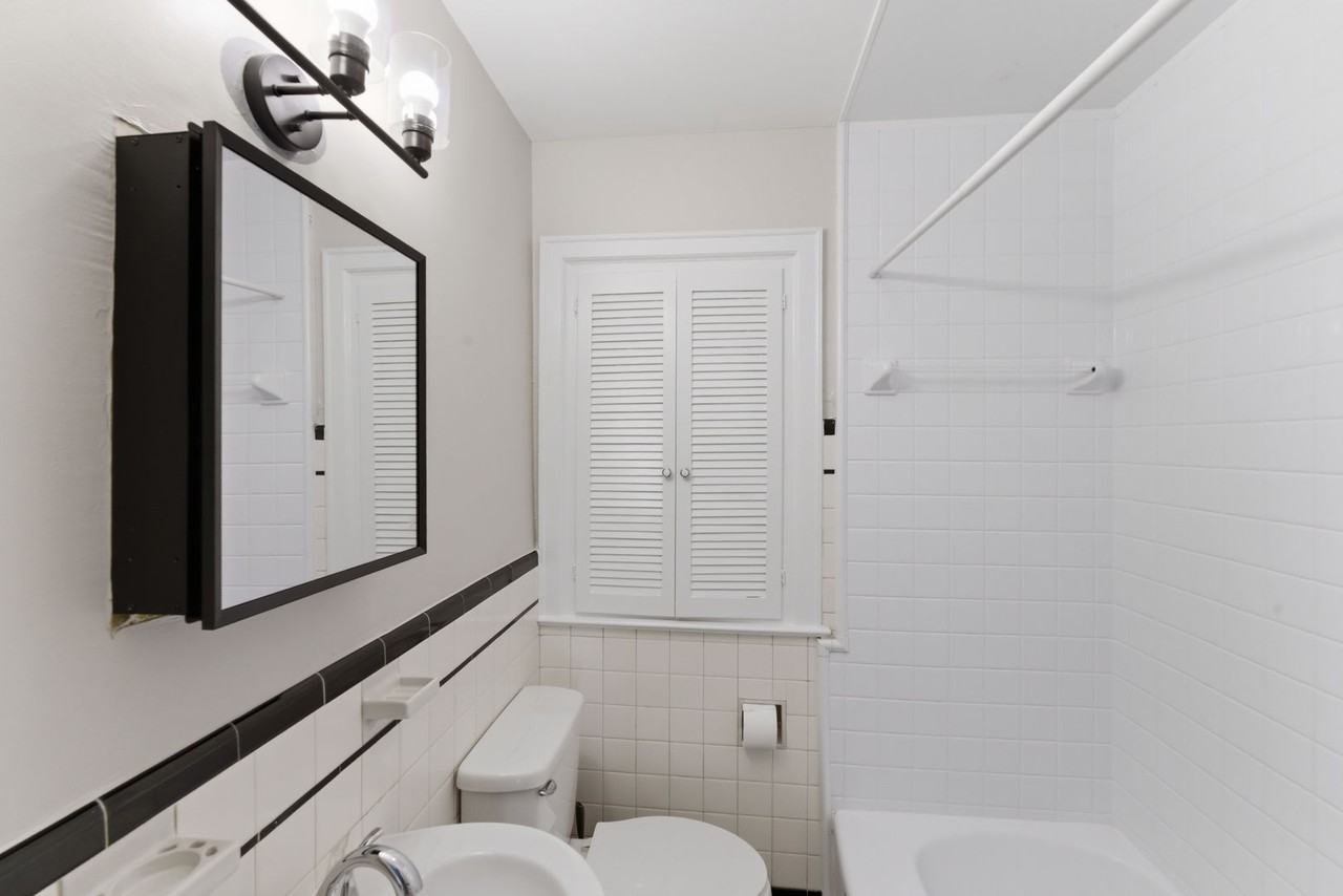 2405 Greenland Ave - Photo 7 of 25