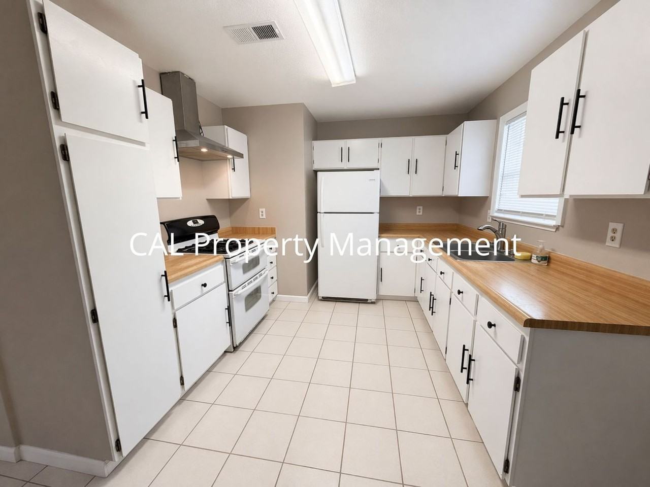 421 Michael Cir - Photo 5 of 19