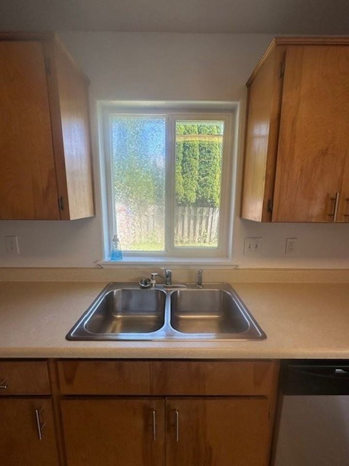 722 Pioneer Rd #B - Photo 3 of 23