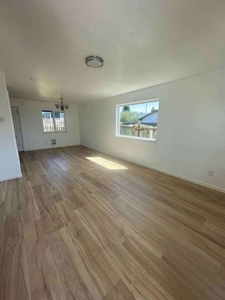 722 Pioneer Rd #B - Photo 5 of 23