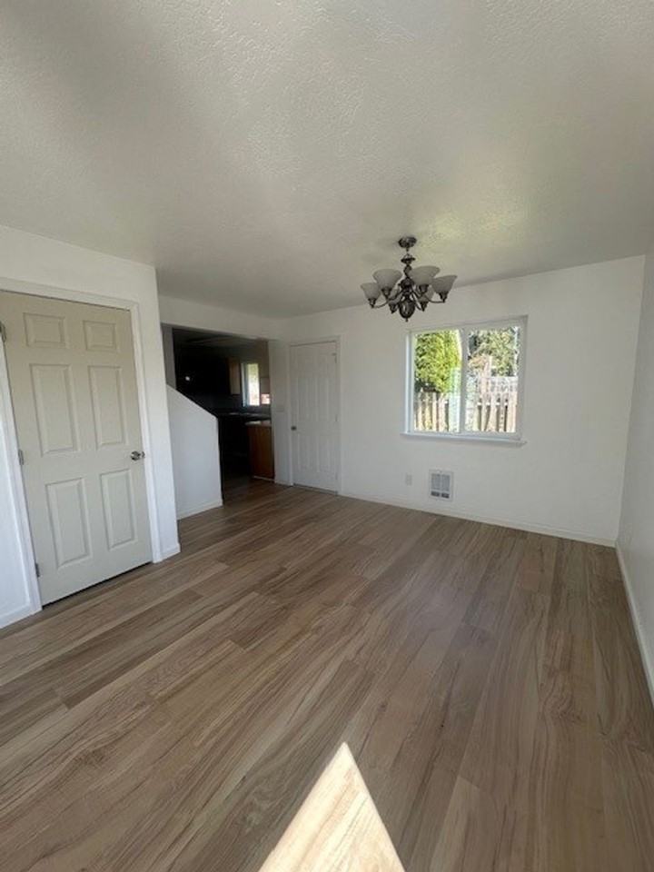 722 Pioneer Rd #B - Photo 6 of 23