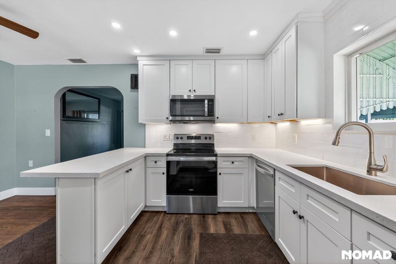 601 Ne 35th St - Photo 5 of 19