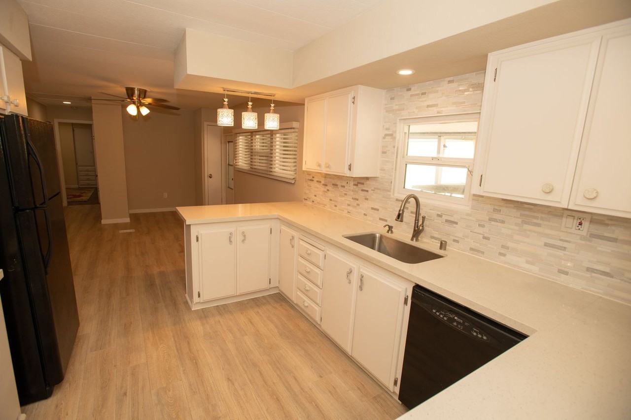 8975 Lawrence Welk Dr Spc 52 - Photo 3 of 15