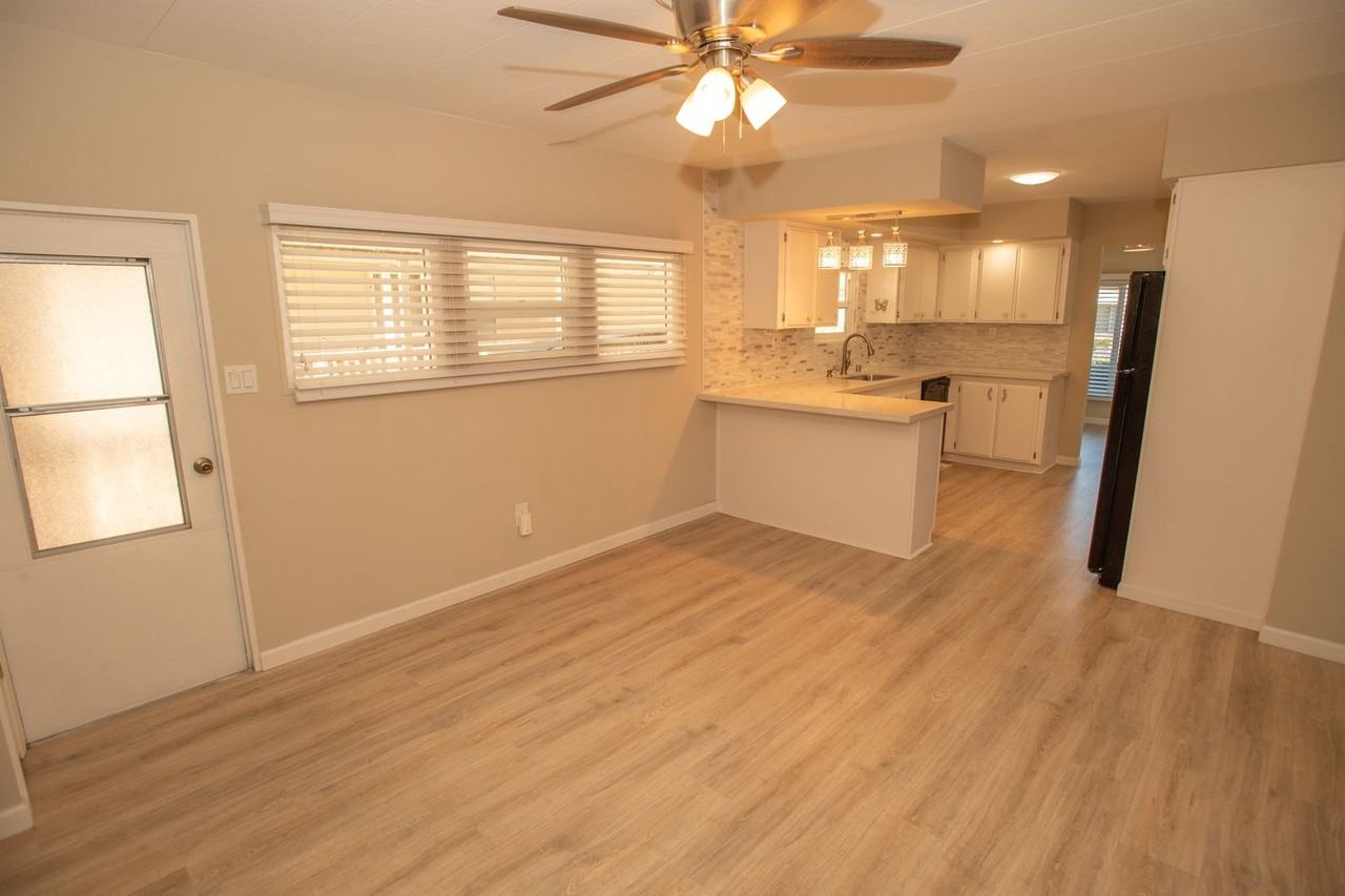 8975 Lawrence Welk Dr Spc 52 - Photo 6 of 15