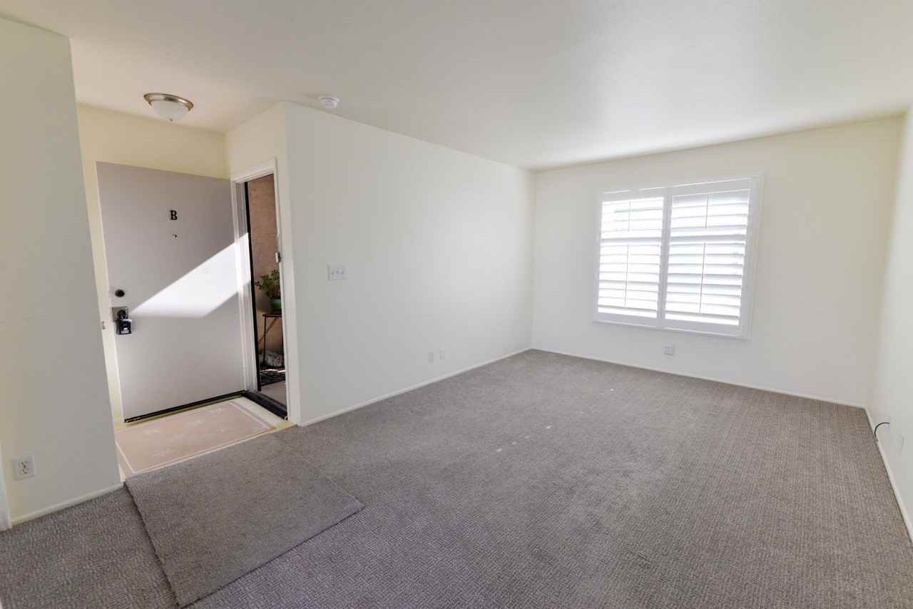 236 Avenida Del Poniente - Photo 3 of 19