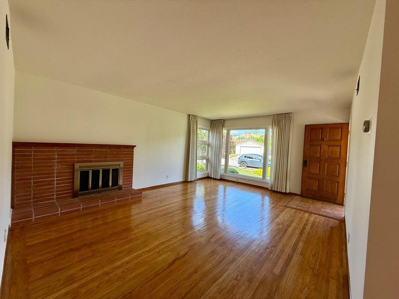 267 Orris Ter - Photo 4 of 22