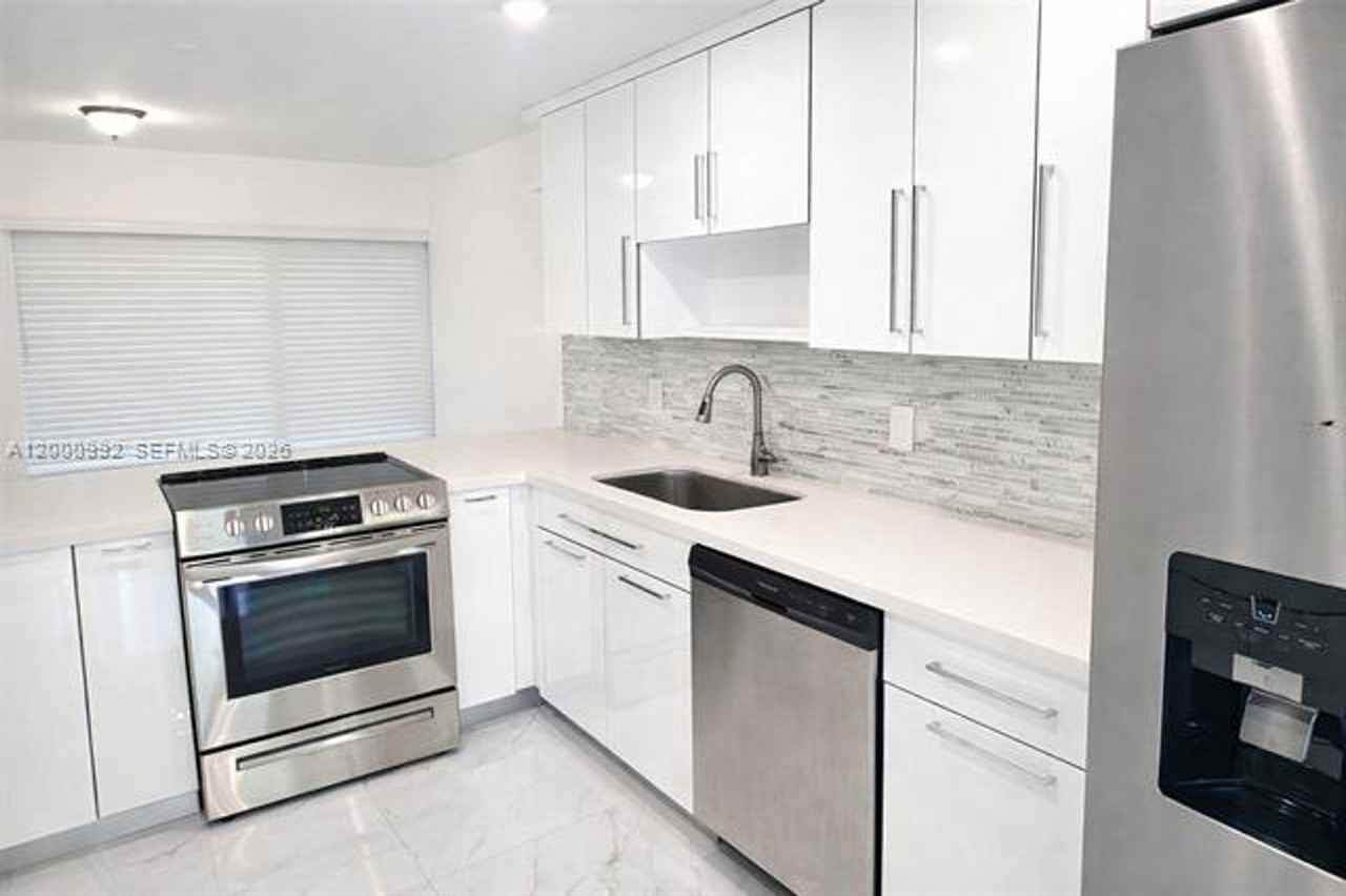 9723 N New River Canal Rd #416 - Photo 3 of 50