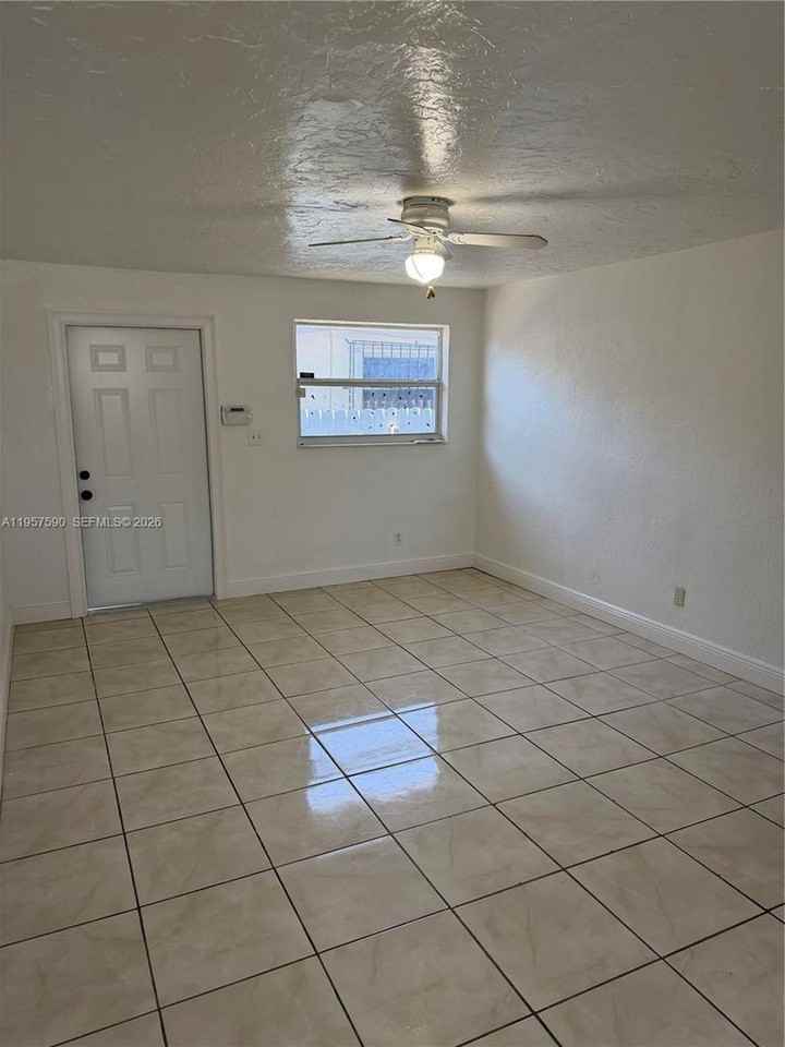 2287 Nw 33rd St - Photo 2 of 11