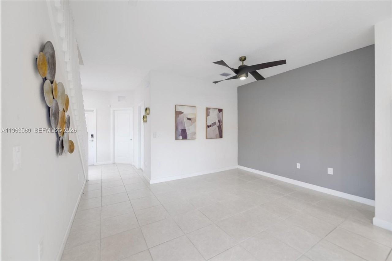 20814 Ne 5th Ct - Photo 4 of 15