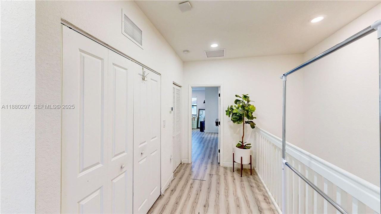 24902 Sw 107th Ave - Photo 7 of 16