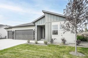 featured image of 3123 N Moonshadow Ave