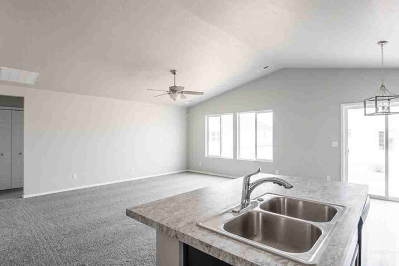 3123 N Moonshadow Ave - Photo 4 of 5