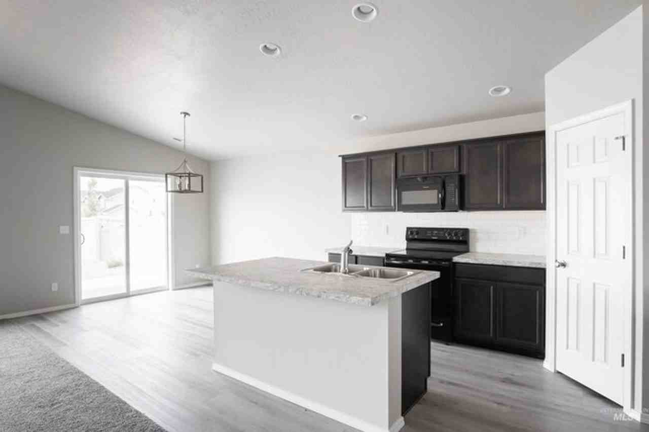 3123 N Moonshadow Ave - Photo 5 of 5