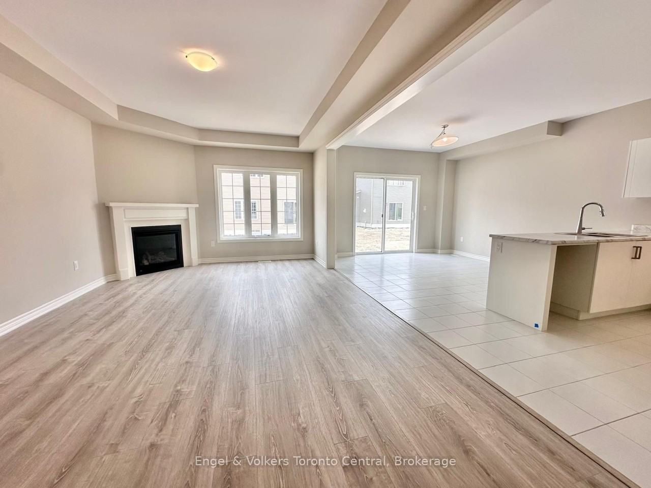 209 Clipper Dr - Photo 4 of 35