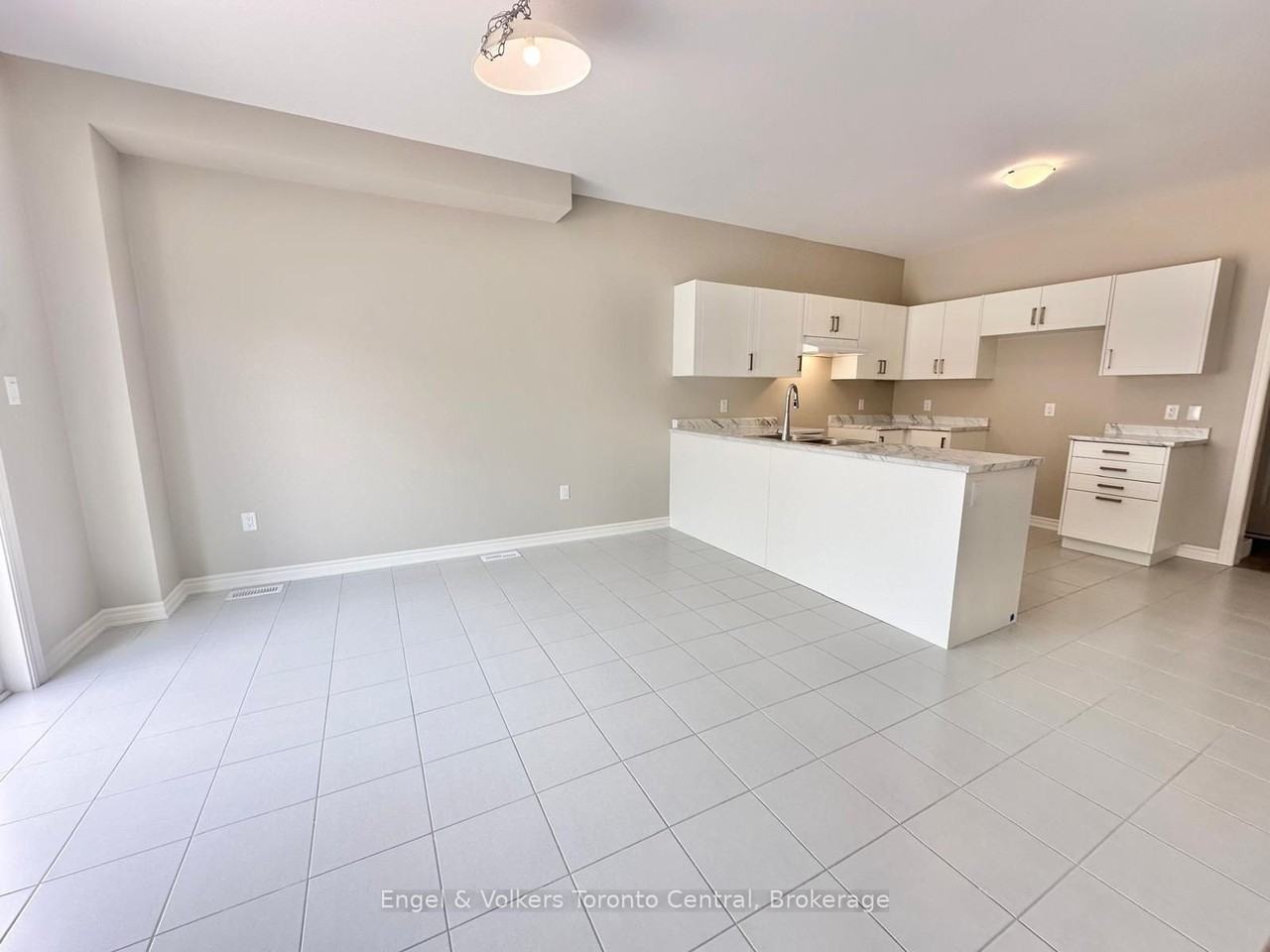 209 Clipper Dr - Photo 6 of 35