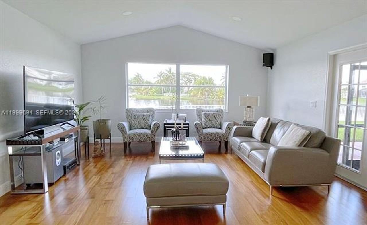 18281 Sw 22nd St - Photo 6 of 32