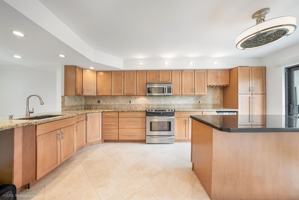 featured image of 525 Bayfront Dr