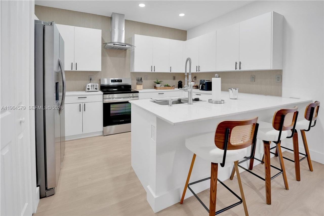 23372 Sw 127th Ct - Photo 2 of 12