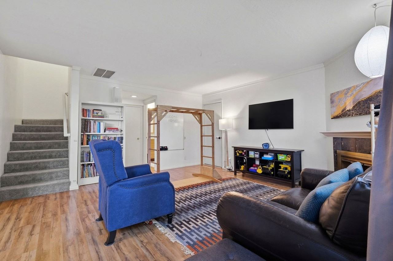 229 Silver Leaf Dr - Photo 5 of 19