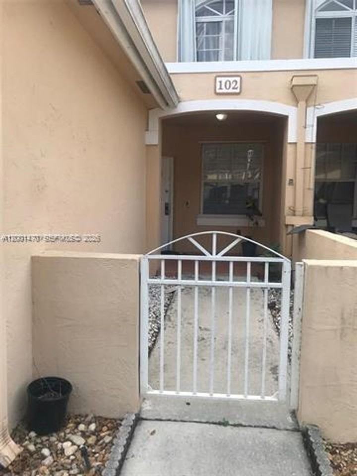 14621 14621 Balgowan Rd th 102-3 #3 - Photo 2 of 29