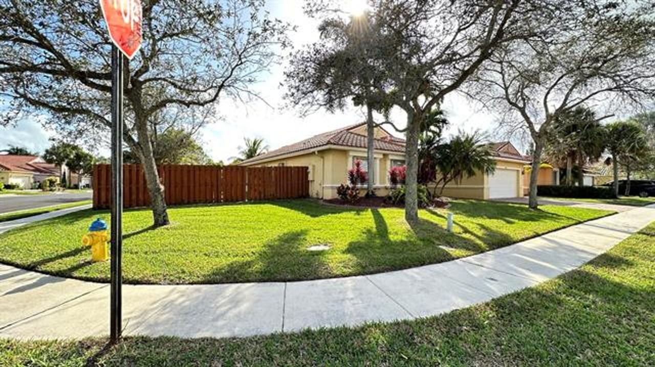 19010 19010 SW 10th Street St #0 - Photo 3 of 50