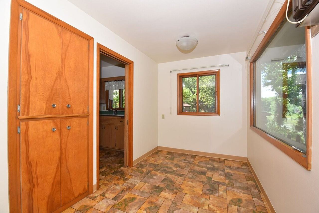 716 W Rock Pl - Photo 6 of 24