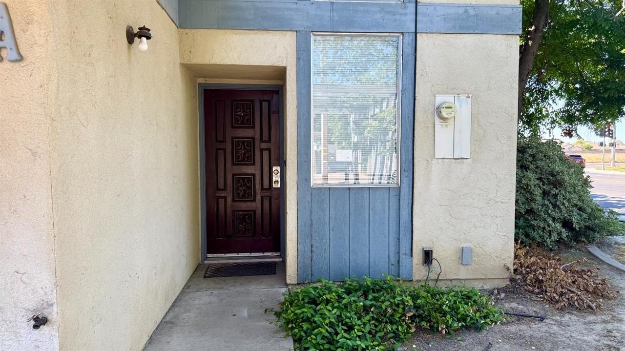 40 N 19th Ave #A - Photo 2 of 11