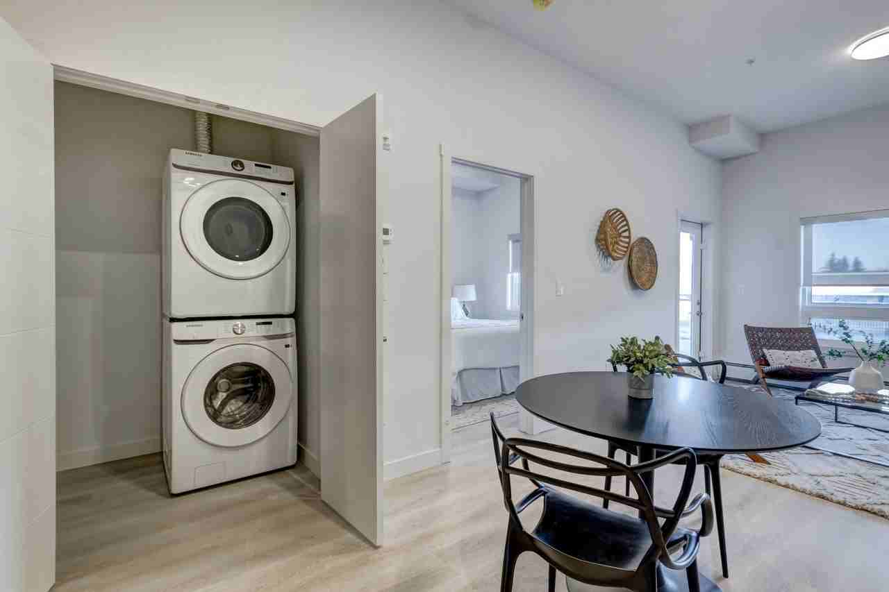 1905 45 St Sw - Photo 7 of 16