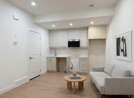 1810 28 Ave Sw - Photo 3 of 15