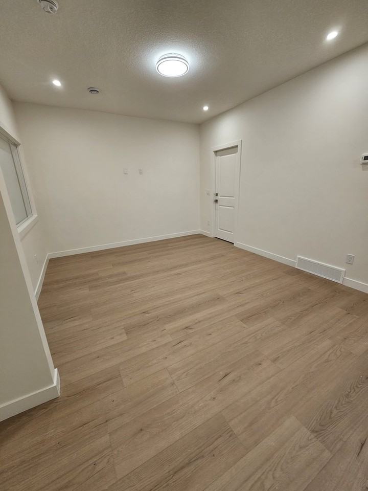 1810 28 Ave Sw - Photo 5 of 15