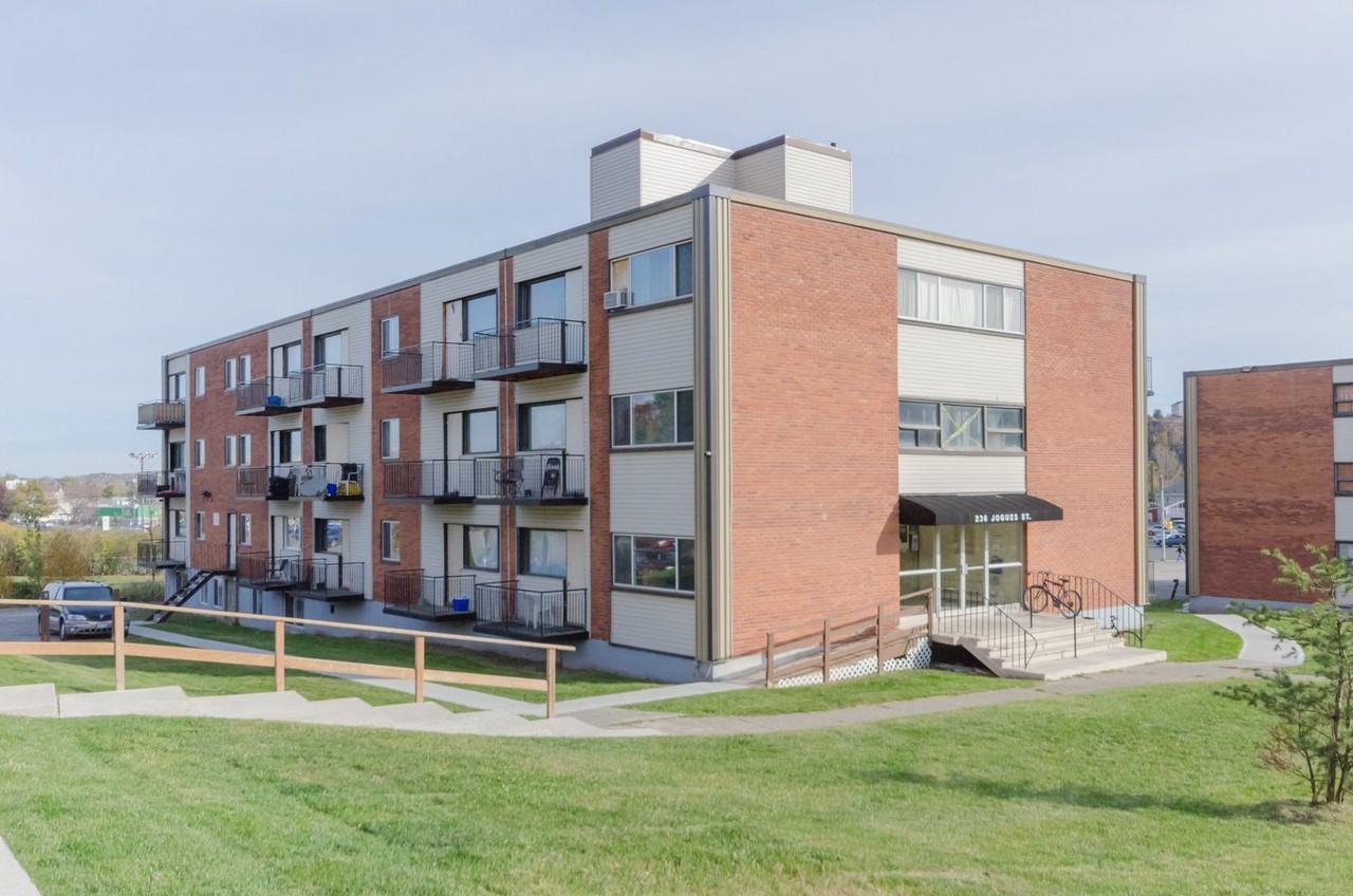 236 Jogues St - Photo 2 of 8