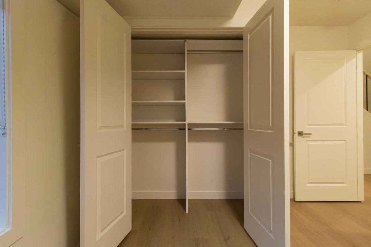 1512 21 Ave Nw - Photo 7 of 33