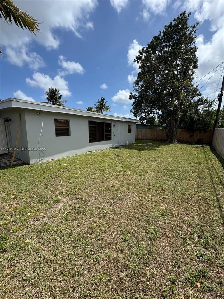 649 West Evanston Circle - Photo 4 of 13