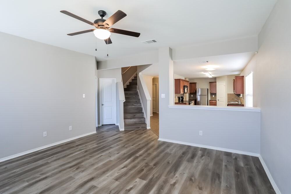 1420 N Houston St - Photo 5 of 17