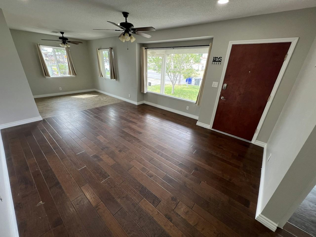 645 West Grove Street - Photo 3 of 26