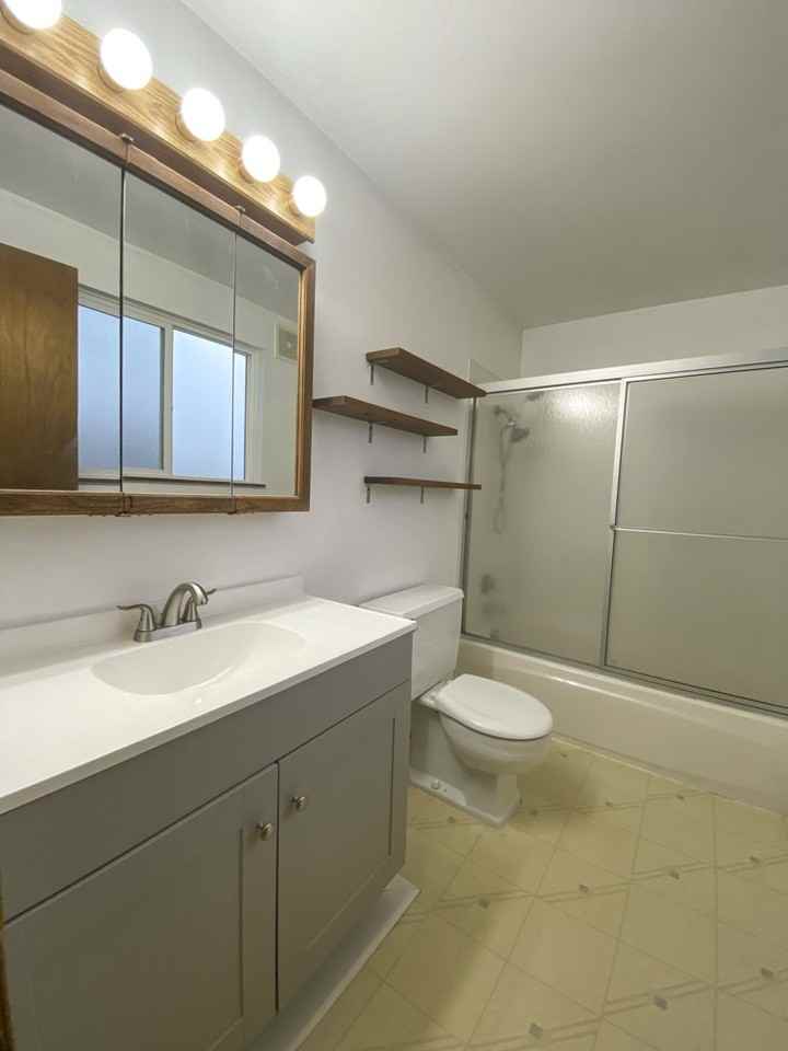 612 53rd Street - Photo 5 of 24