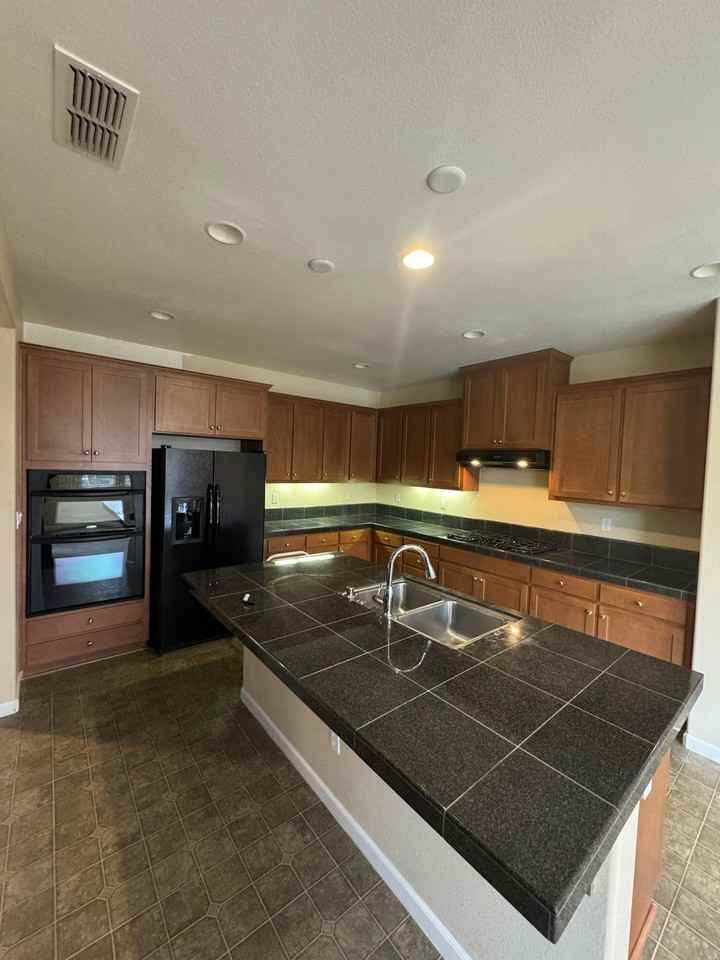 535 West Las Brisas Drive - Photo 6 of 36