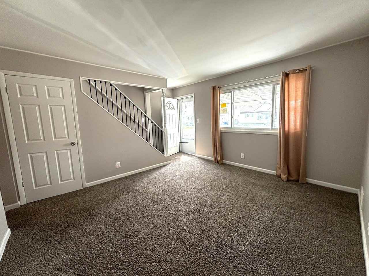 24448 Bolam Avenue - Photo 2 of 12